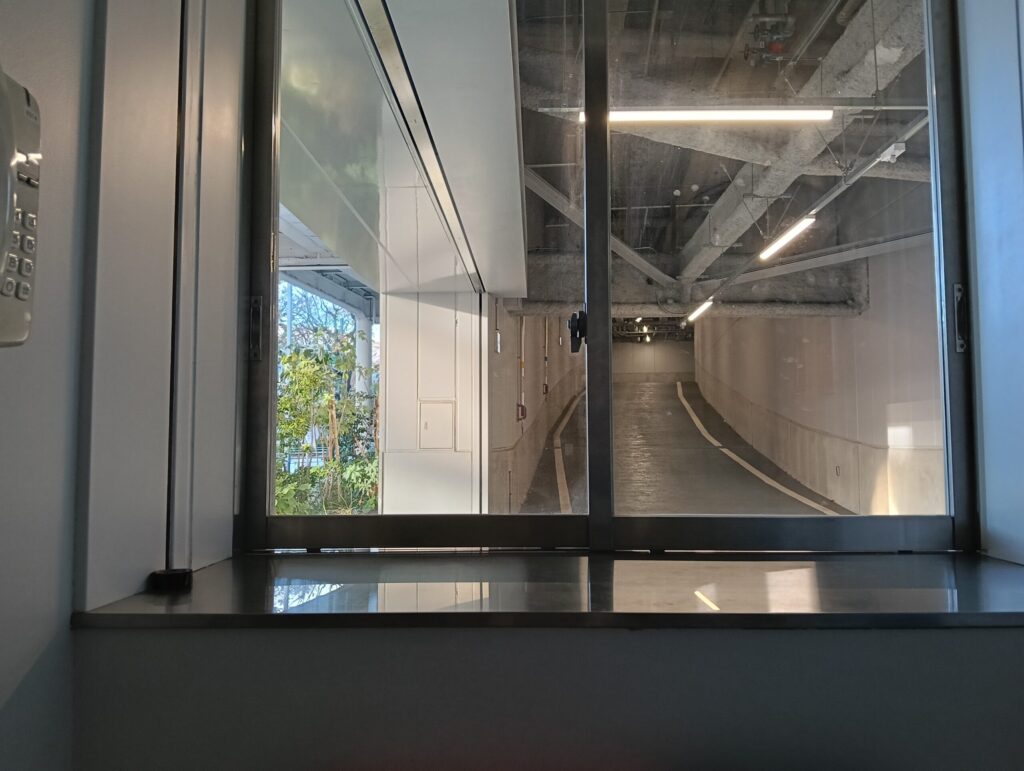 渋谷立体駐車場のセキュリティボックスからの風景。